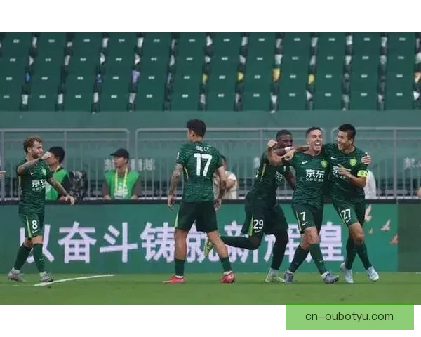 国安新援恩科洛洛抵沪晒照亮相